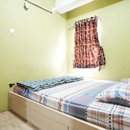Planet Room Kemang View Bekasi Exterior foto